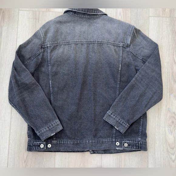 ANTHROPOLOGIE Man’s Gray Denim Jacket 🩶🙋‍♂️
*NEW WITH TAGS 🏷️ - Picture 8 of 11